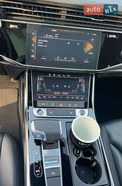 Позашляховик / Кросовер Audi Q7 2021 в 