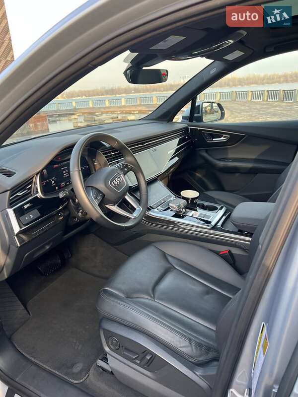 Внедорожник / Кроссовер Audi Q7 2021 в Киеве