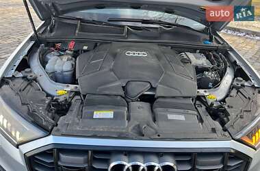 Позашляховик / Кросовер Audi Q7 2021 в 