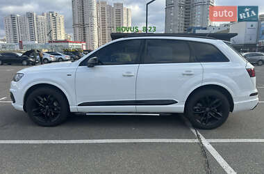 Внедорожник / Кроссовер Audi Q7 2017 в Киеве