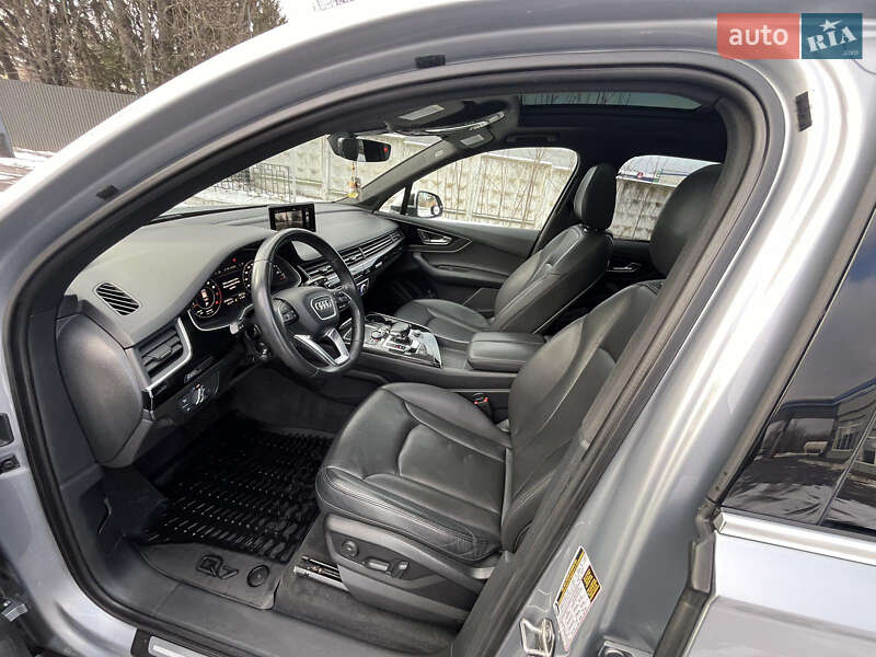 Внедорожник / Кроссовер Audi Q7 2018 в Ровно