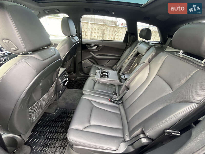 Внедорожник / Кроссовер Audi Q7 2018 в Ровно