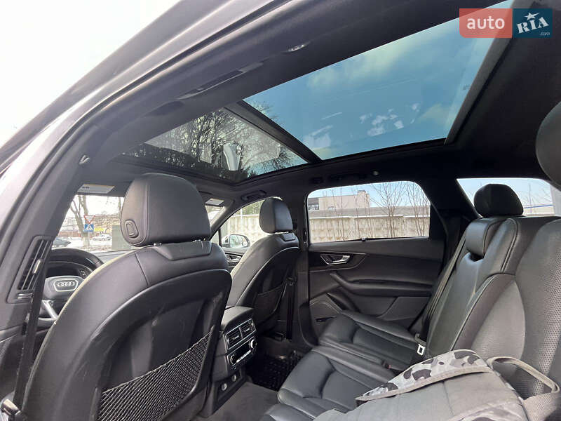 Внедорожник / Кроссовер Audi Q7 2018 в Ровно