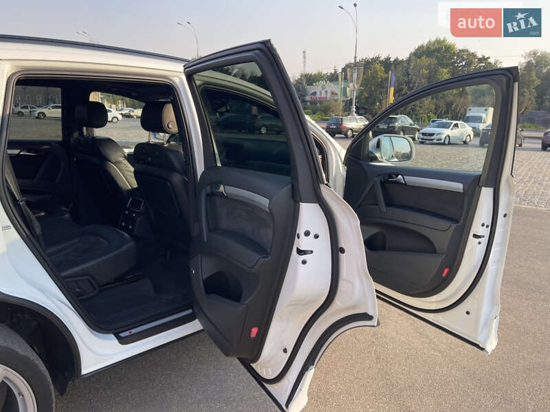 Внедорожник / Кроссовер Audi Q7 2015 в Звягеле