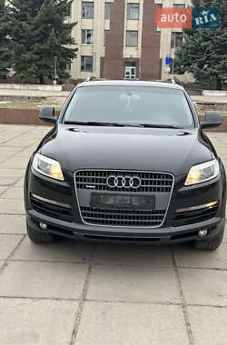 Позашляховик / Кросовер Audi Q7 2009 в 