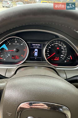 Позашляховик / Кросовер Audi Q7 2009 в 