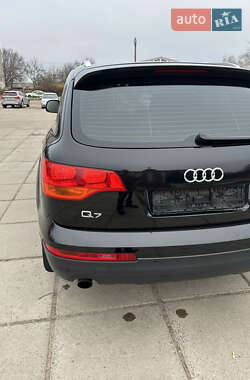 Позашляховик / Кросовер Audi Q7 2009 в 