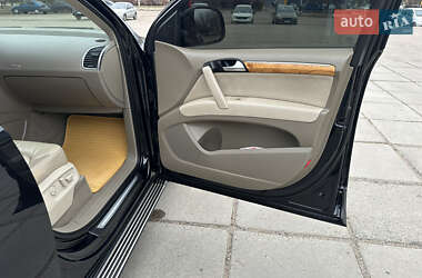 Позашляховик / Кросовер Audi Q7 2009 в 
