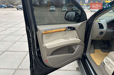 Позашляховик / Кросовер Audi Q7 2009 в 
