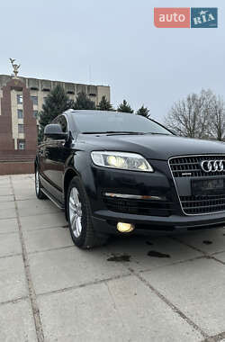 Позашляховик / Кросовер Audi Q7 2009 в 