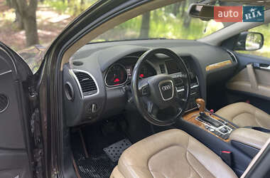 Внедорожник / Кроссовер Audi Q7 2010 в 