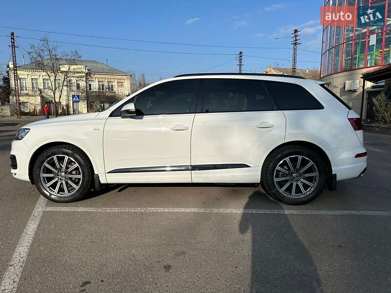 Внедорожник / Кроссовер Audi Q7 2017 в Николаевском