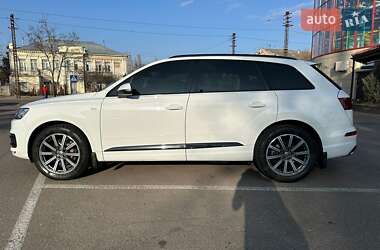 Позашляховик / Кросовер Audi Q7 2017 в Миколаївському