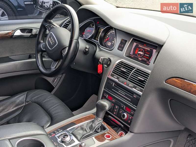 Позашляховик / Кросовер Audi Q7 2013 в Києві
