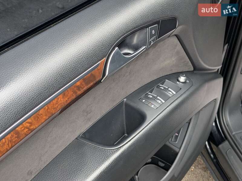Позашляховик / Кросовер Audi Q7 2013 в Києві