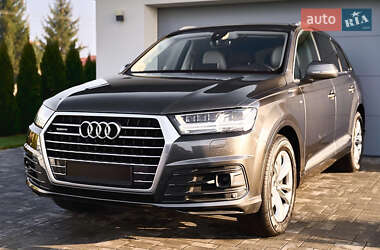 Позашляховик / Кросовер Audi Q7 2018 в 