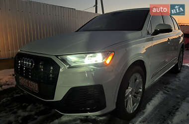 Внедорожник / Кроссовер Audi Q7 2020 в Новояворовске