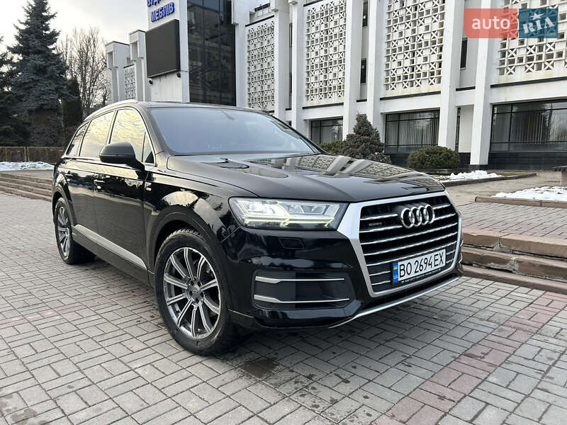 Позашляховик / Кросовер Audi Q7 2016 в Тернополі