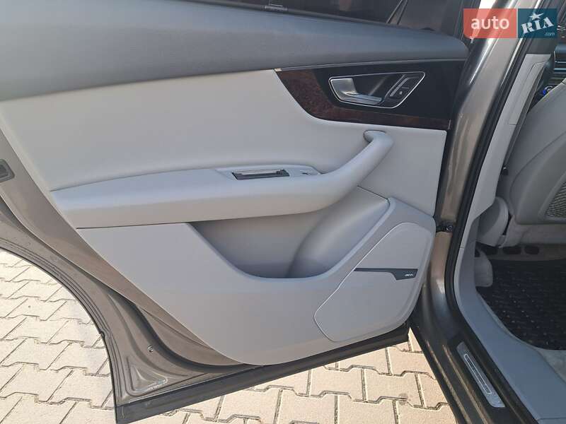 Позашляховик / Кросовер Audi Q7 2016 в Хмельницькому