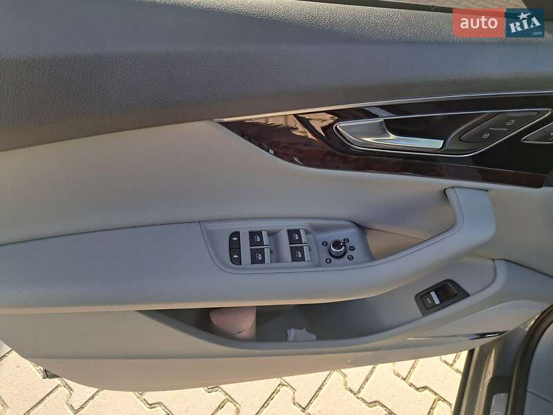 Позашляховик / Кросовер Audi Q7 2016 в Хмельницькому