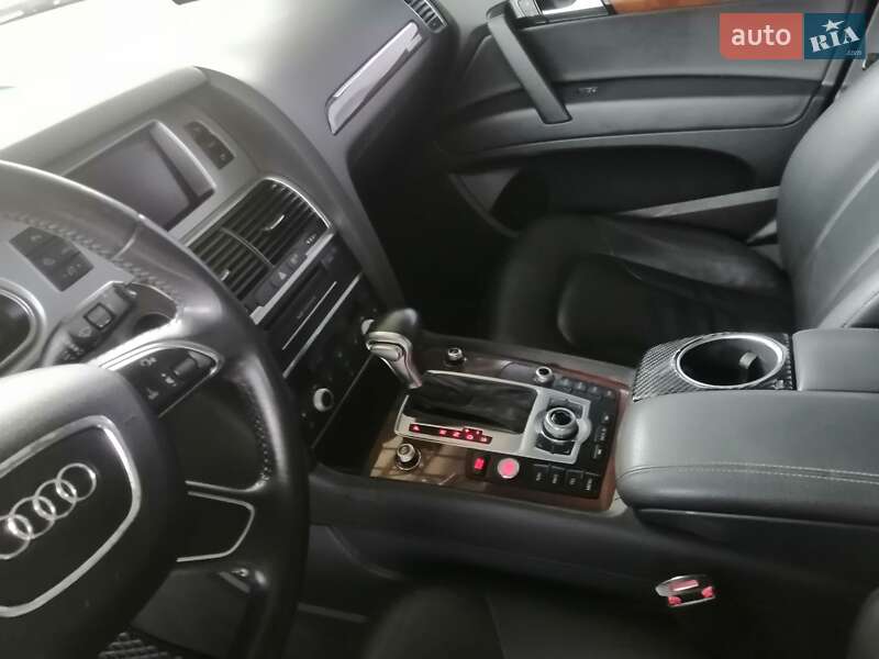 Внедорожник / Кроссовер Audi Q7 2013 в Луцке