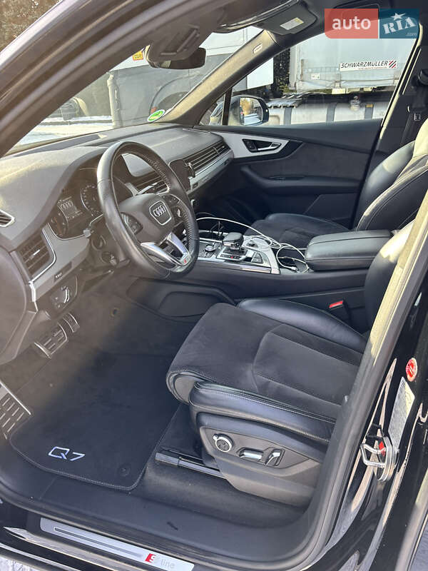 Позашляховик / Кросовер Audi Q7 2018 в Лубнах