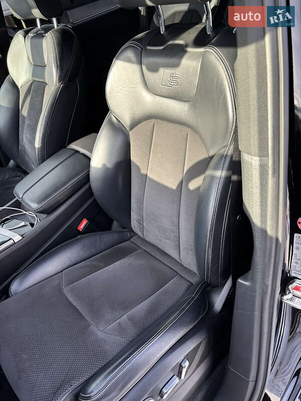 Позашляховик / Кросовер Audi Q7 2018 в Лубнах