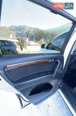 Внедорожник / Кроссовер Audi Q7 2011 в 