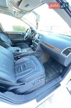 Внедорожник / Кроссовер Audi Q7 2011 в 