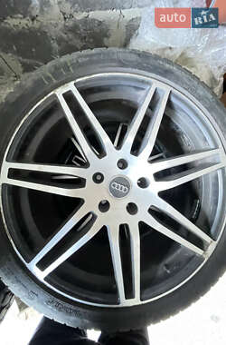 Внедорожник / Кроссовер Audi Q7 2011 в 