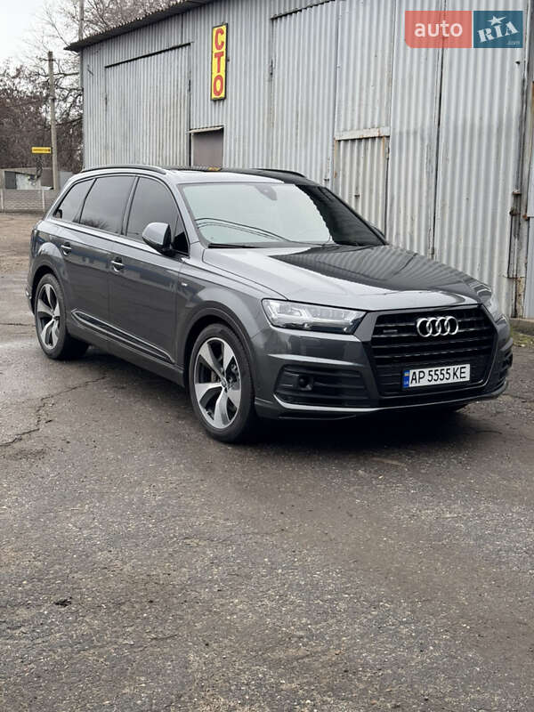 Позашляховик / Кросовер Audi Q7 2017 в Запоріжжі