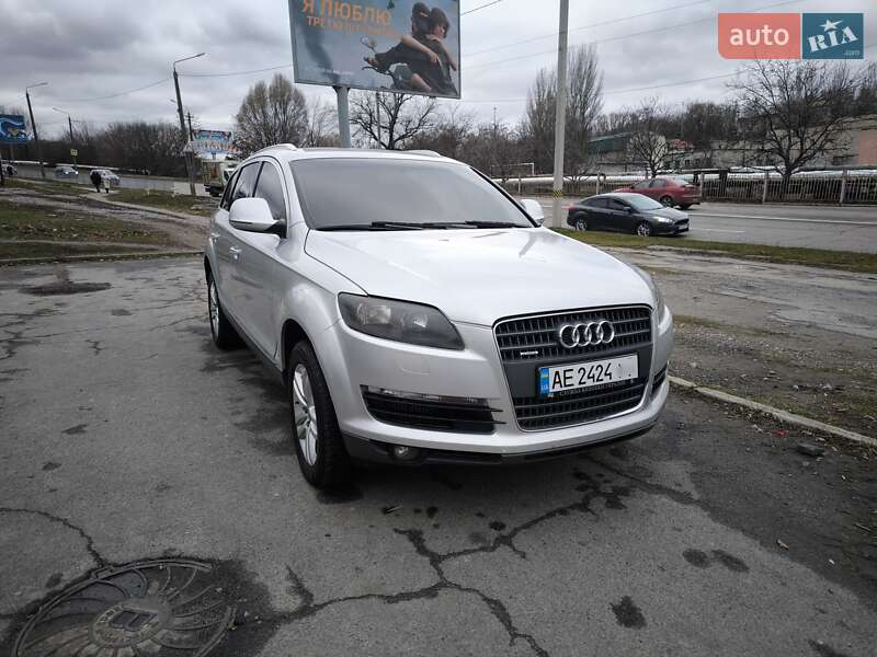 Внедорожник / Кроссовер Audi Q7 2006 в Днепре