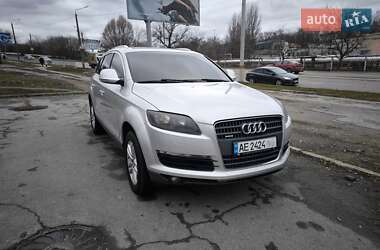 Внедорожник / Кроссовер Audi Q7 2006 в 
