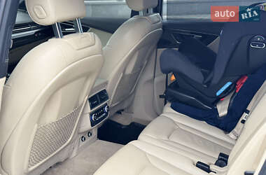 Позашляховик / Кросовер Audi Q7 2018 в 