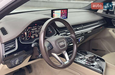 Позашляховик / Кросовер Audi Q7 2018 в 