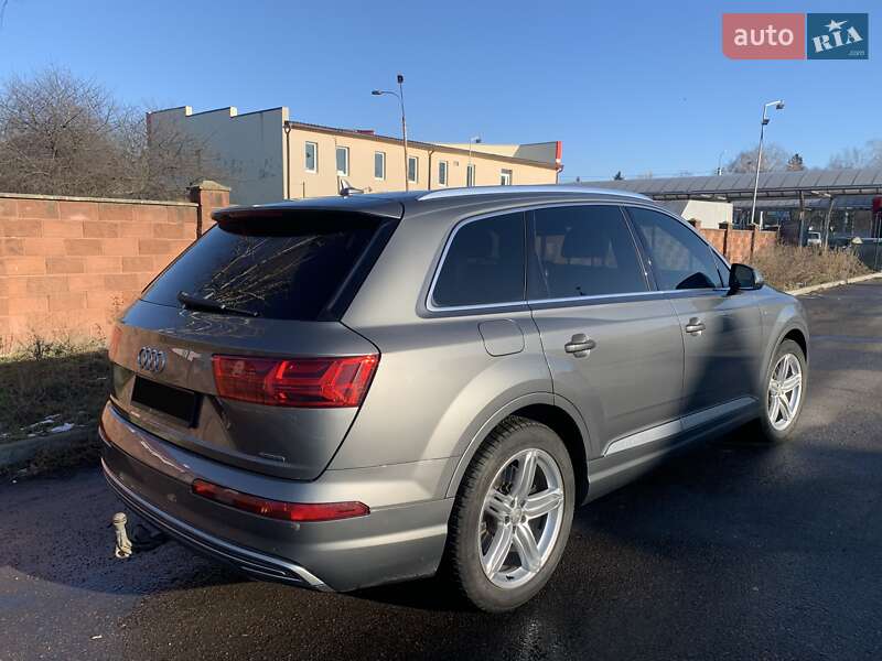 Внедорожник / Кроссовер Audi Q7 2016 в Ровно