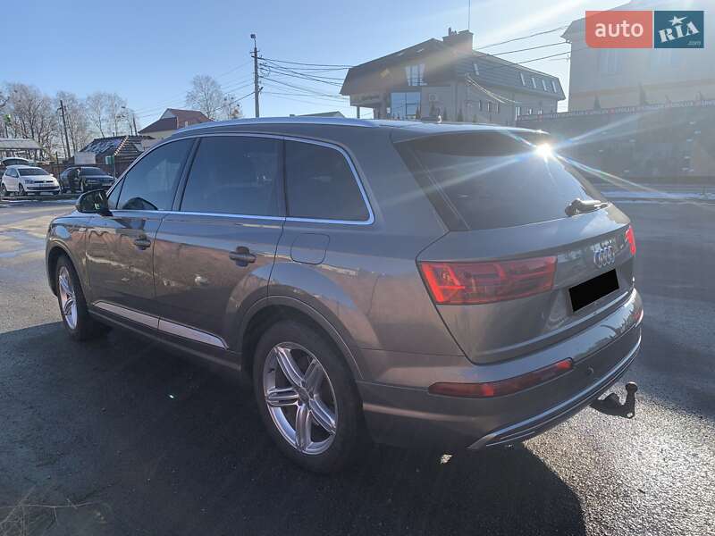 Внедорожник / Кроссовер Audi Q7 2016 в Ровно