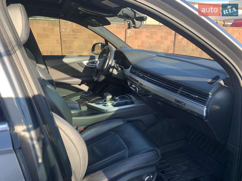 Внедорожник / Кроссовер Audi Q7 2016 в Ровно