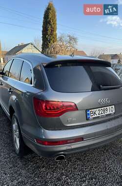 Позашляховик / Кросовер Audi Q7 2014 в 