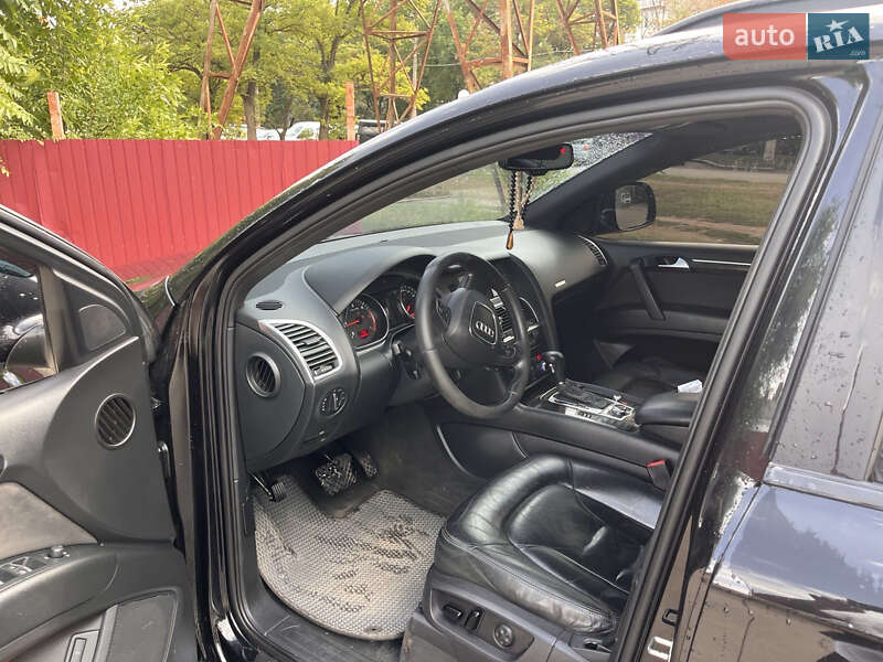 Позашляховик / Кросовер Audi Q7 2009 в Новоукраїнці