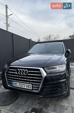 Внедорожник / Кроссовер Audi Q7 2017 в 