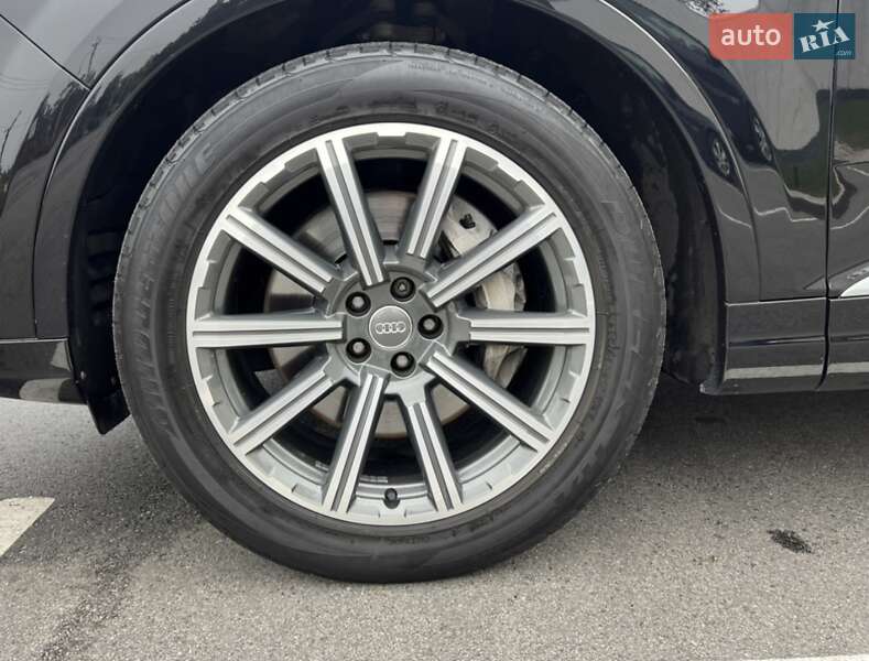 Внедорожник / Кроссовер Audi Q7 2015 в Киеве
