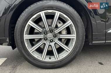 Внедорожник / Кроссовер Audi Q7 2015 в 
