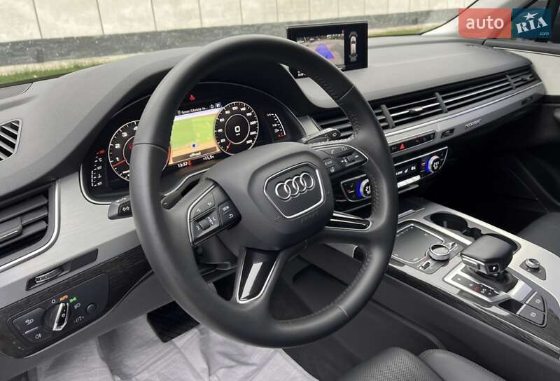 Внедорожник / Кроссовер Audi Q7 2015 в Киеве