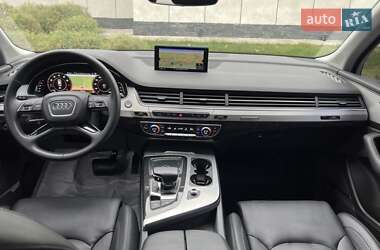 Внедорожник / Кроссовер Audi Q7 2015 в 