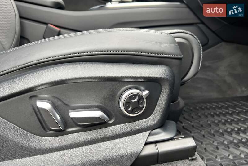 Внедорожник / Кроссовер Audi Q7 2015 в Киеве