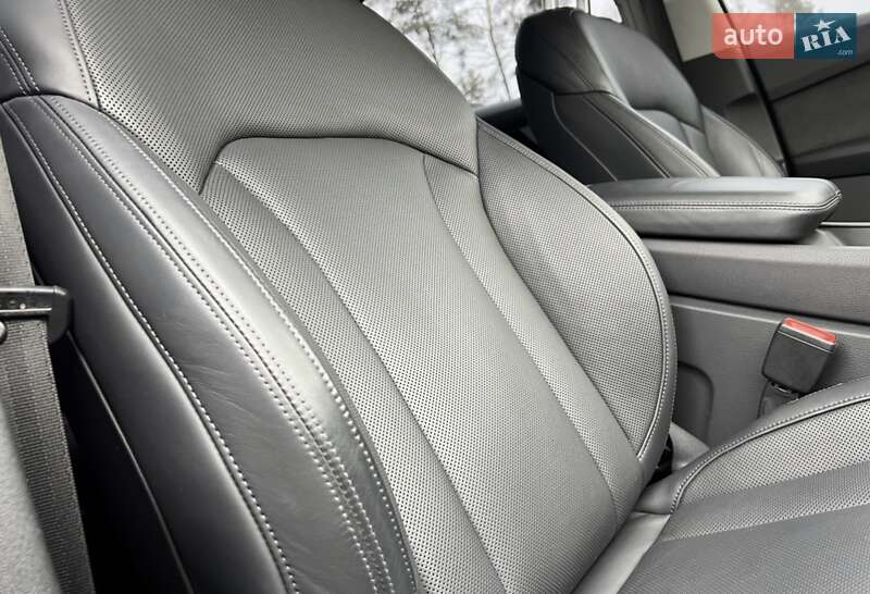 Внедорожник / Кроссовер Audi Q7 2015 в Киеве