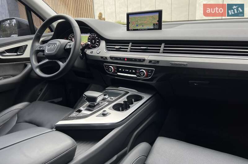 Внедорожник / Кроссовер Audi Q7 2015 в Киеве