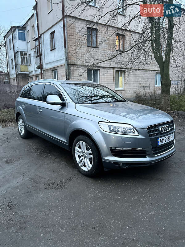 Внедорожник / Кроссовер Audi Q7 2007 в Житомире