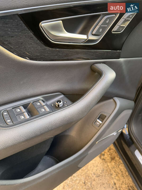 Внедорожник / Кроссовер Audi Q7 2015 в Львове
